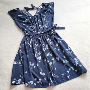 5for20$🛍[LC Lauren Conrad] Pleated Floral Dress